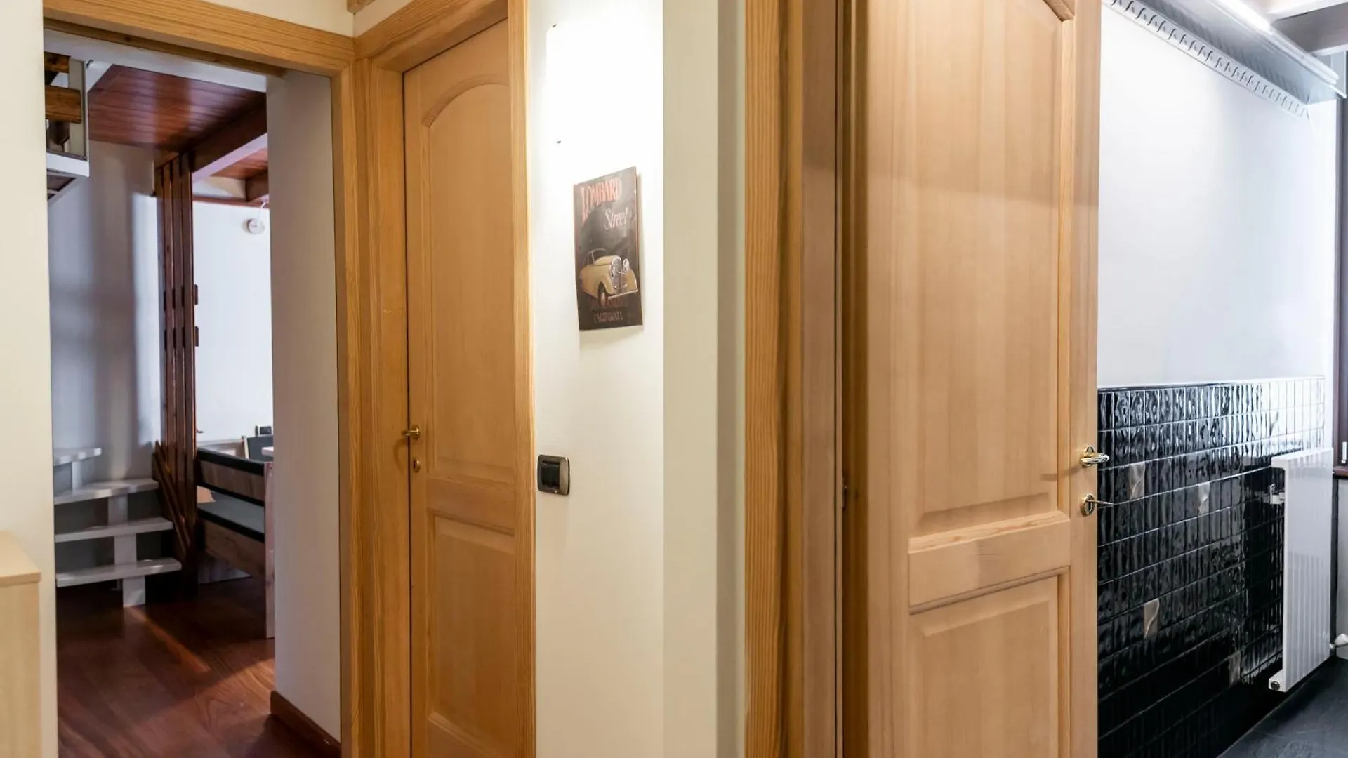 Trilocale Con Soppalco Apartment Milan