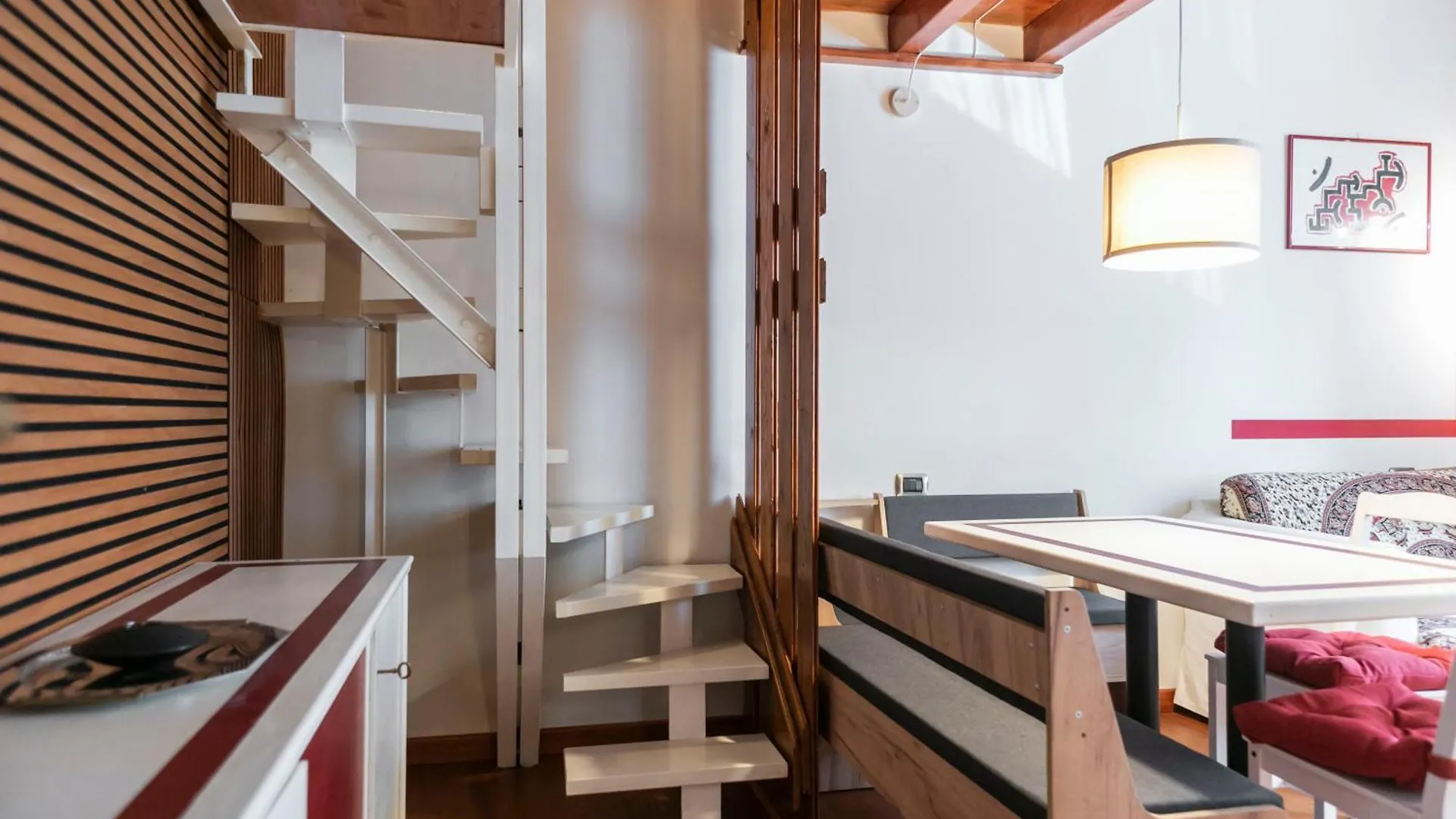 Trilocale Con Soppalco Apartment Milan
