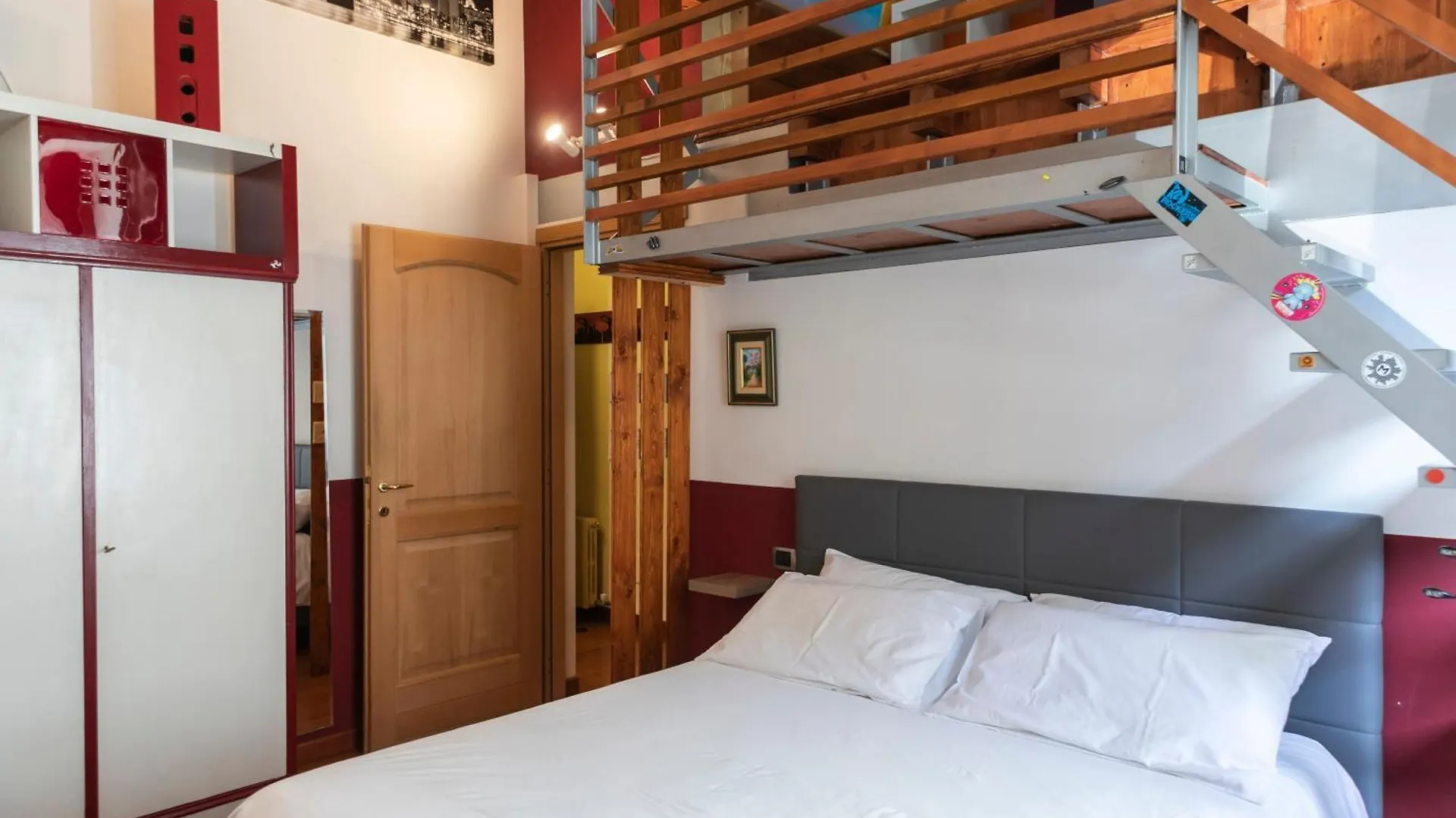 Trilocale Con Soppalco Apartment Milan